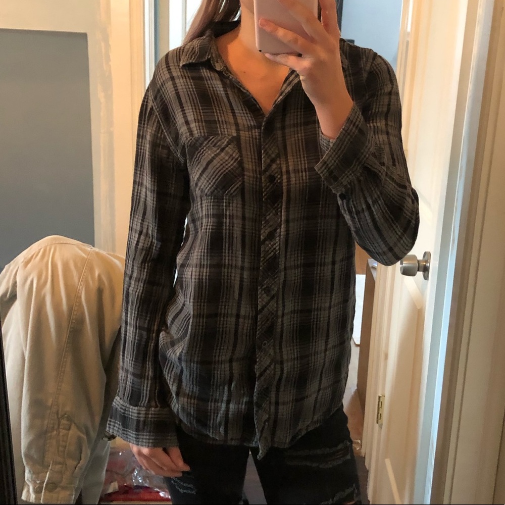 Urban Outfitters Black and Gray Flannel - Picture 4 of 5